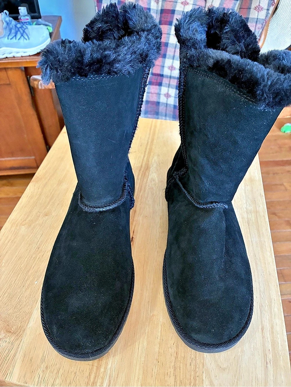Cozy Black Suede Winter Boots Size 9 Women’s